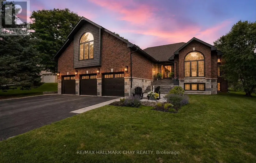 Detached at 32 FOREST HILL DRIVE, Springwater