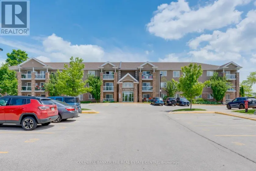 Apartment at 15 - 137 SYDENHAM WELLS DRIVE, Barrie