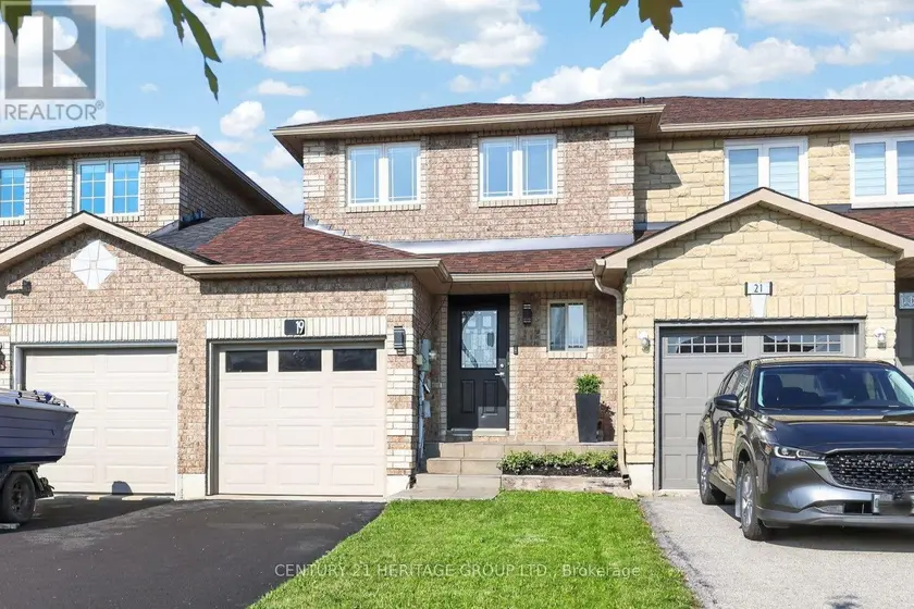 Townhouse at 19 MAJESTY BOULEVARD, Barrie