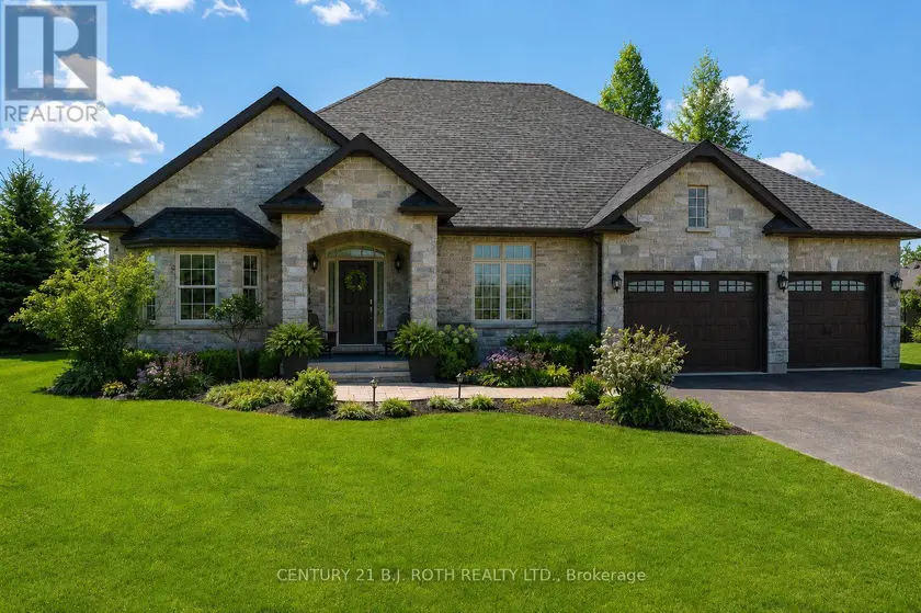 Detached at 2 ROY HICKLING DRIVE, Springwater