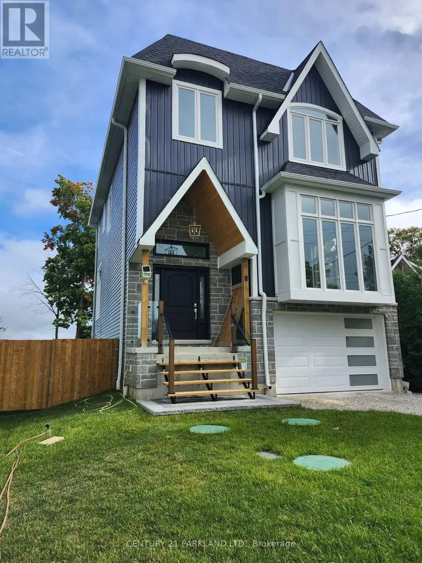 Detached at 15 STANLEY AVENUE, Oro-Medonte