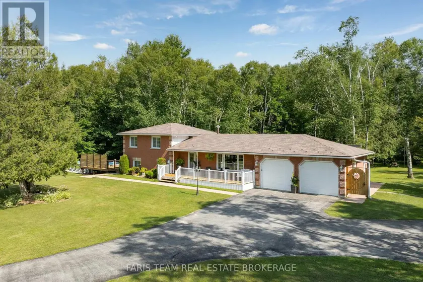 Detached at 1765 FLOS ROAD 4 W, Springwater