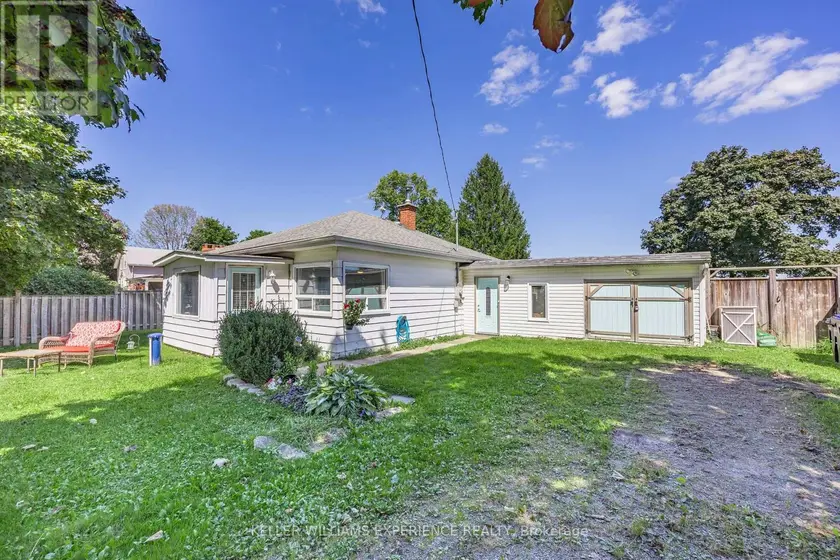 Detached at 3829 CROSSLAND ROAD, Springwater