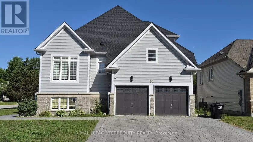 Detached at 10 CULHAM TRAIL, Wasaga Beach