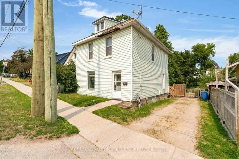 Detached at 194 MISSISSAGA STREET W, Orillia
