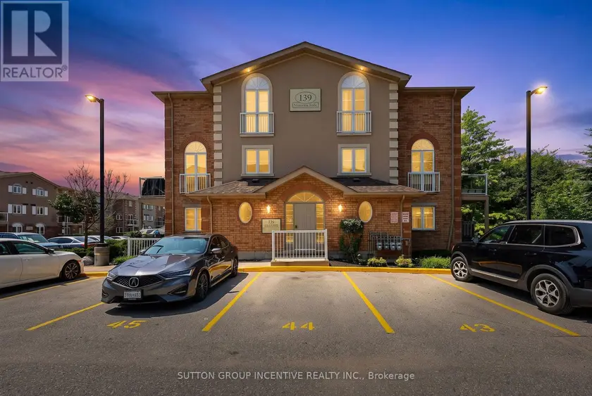 Apartment at 7 - 139 SYDENHAM WELLS, Barrie