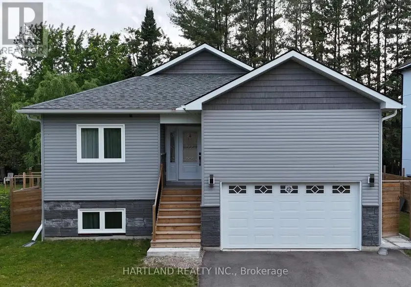 Detached at 22 BERKELY STREET, Wasaga Beach