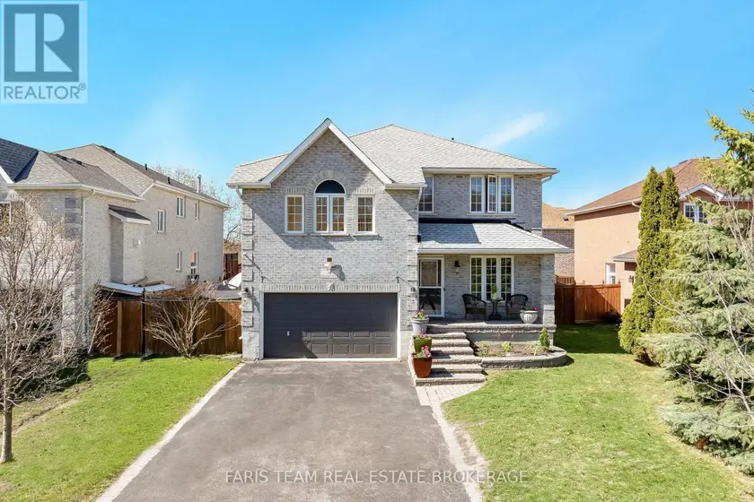 Detached at 4 WHISPERING PINE PLACE, Barrie