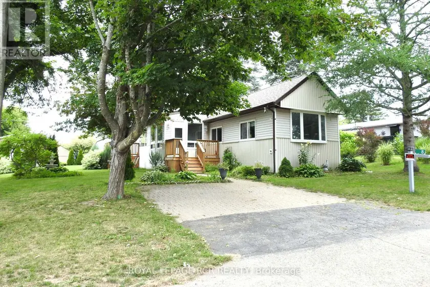 Detached at 8 CLAREMONT CRESCENT, Oro-Medonte