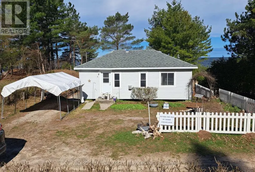 Detached at 4 PINEWOOD DRIVE, Tiny