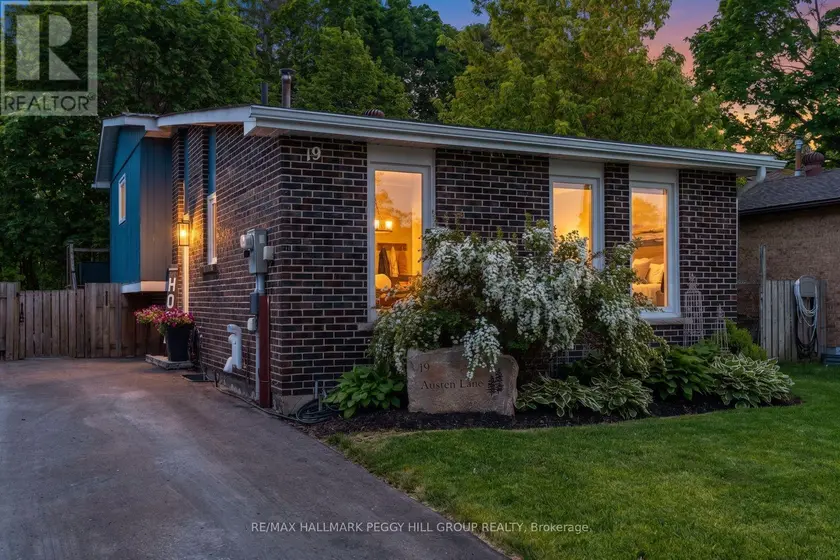 Detached at 19 AUSTEN LANE, Barrie