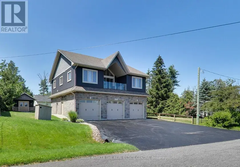 Detached at 224 LAKESHORE ROAD E, Oro-Medonte