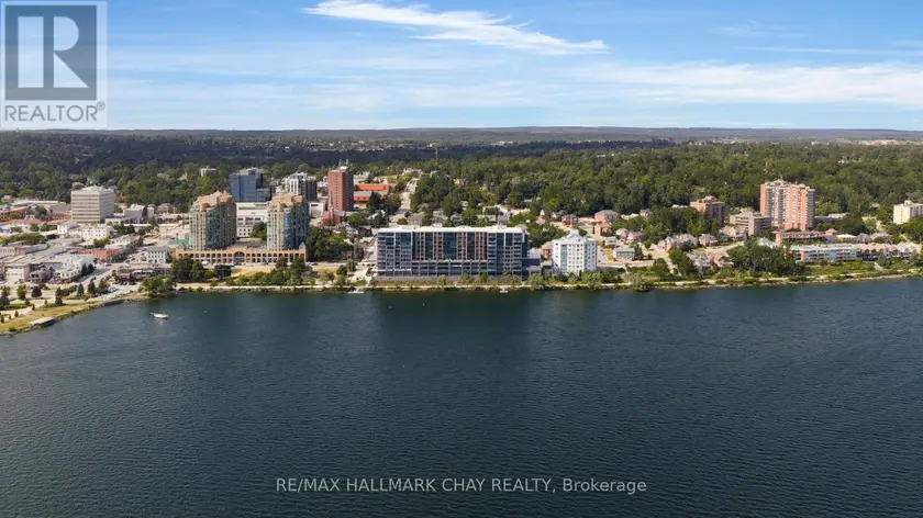 Apartment at PH04 - 185 DUNLOP STREET E, Barrie