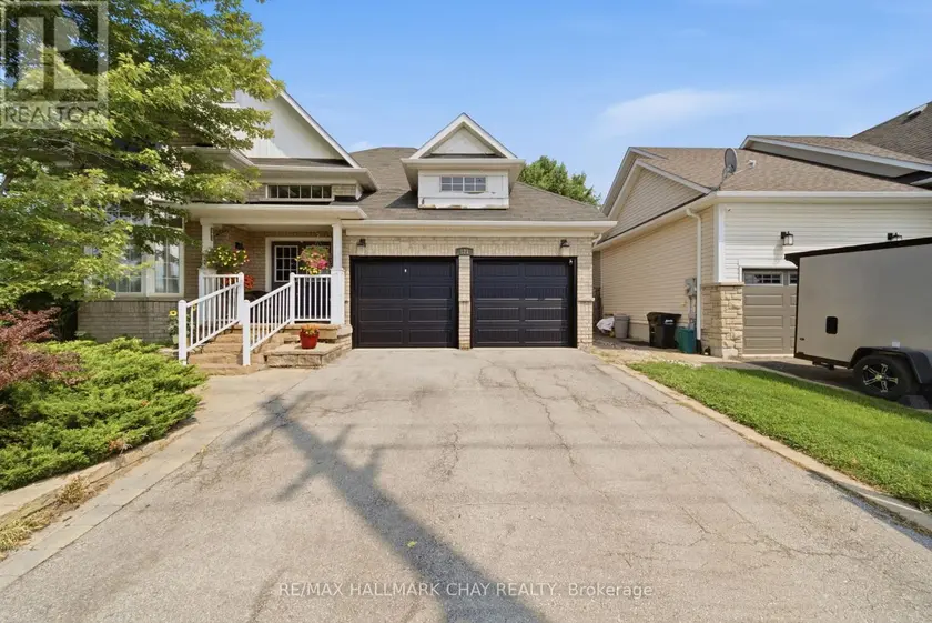 Detached at 121 PRINCE WILLIAM WAY, Barrie