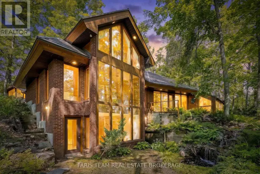 Detached at 15 SCOTTDALE DRIVE, Oro-Medonte