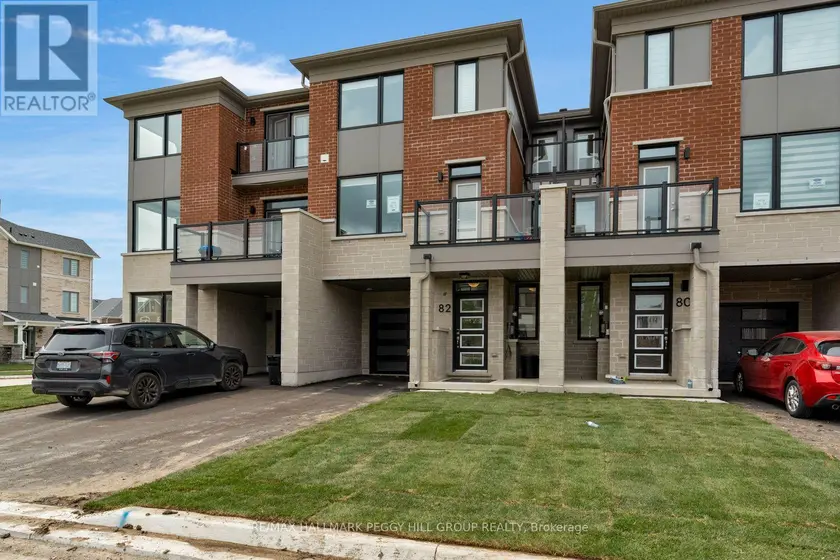 Townhouse at 82 YORKSHIRE DRIVE, Barrie