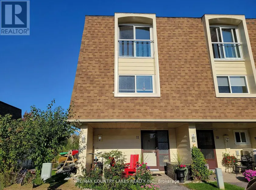 Townhouse at 11 - 4 PARADISE BOULEVARD, Ramara