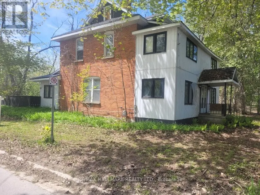 Detached at 26 LAKESHORE ROAD W, Oro-Medonte