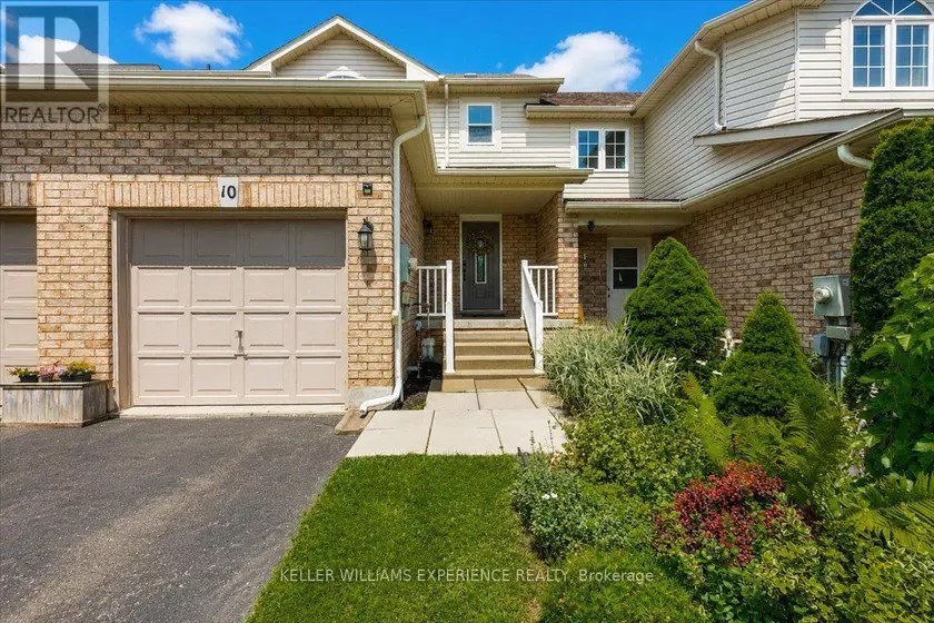 Townhouse at 10 SUNSET PLACE, Barrie