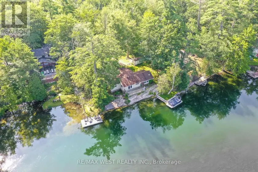 Detached at 8060 OAKRIDGE DRIVE, Ramara