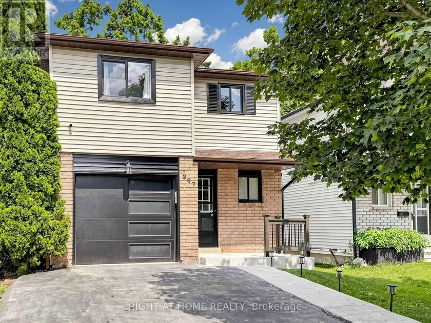 Detached at 207 HICKLING TRAIL, Barrie