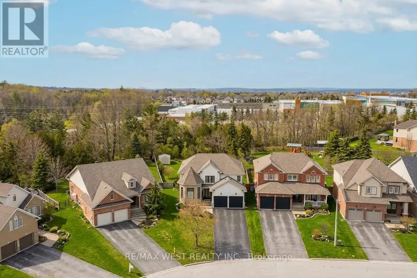 Detached at 90 BIRKHALL PLACE, Barrie