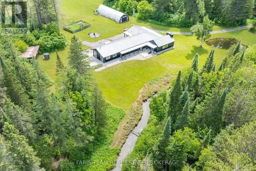 Detached at 1076 BEAVER LANE, Springwater
