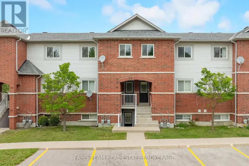Townhouse at 76 - 243 FERNDALE DRIVE S, Barrie