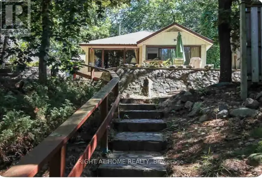 Detached at 27 BALMORAL AVENUE, Tiny