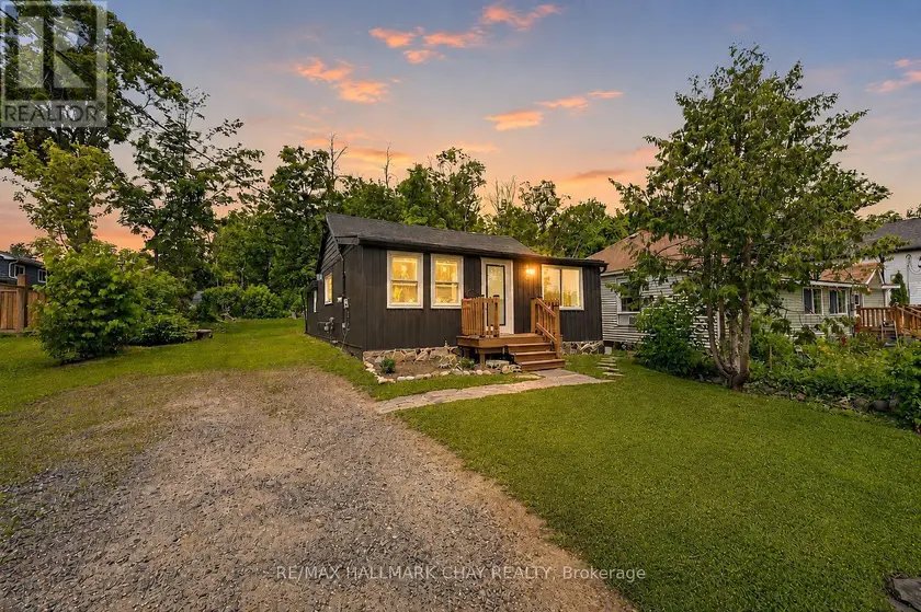 Detached at 8 MYRTLE AVENUE, Oro-Medonte