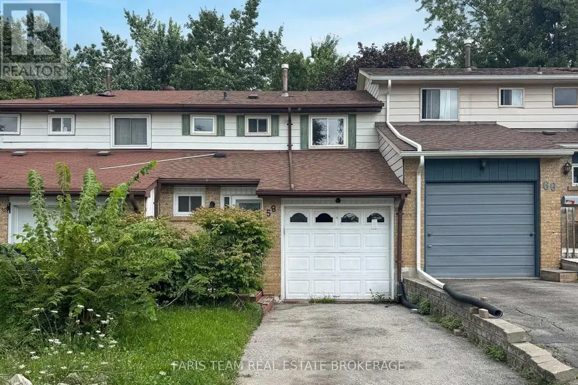 Townhouse at 58 CHAUCER CRESCENT, Barrie