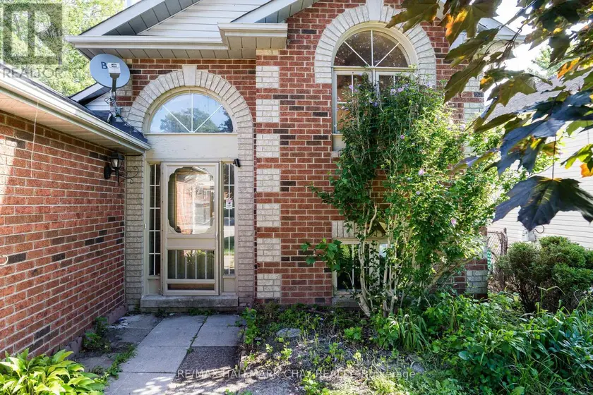 Semi-Detached/Link at 5 GOLDSMITH PLACE, Wasaga Beach
