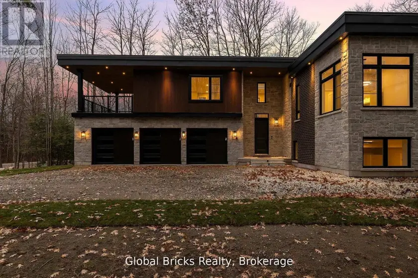 Detached at 17 STAGLIR DRIVE, Tiny