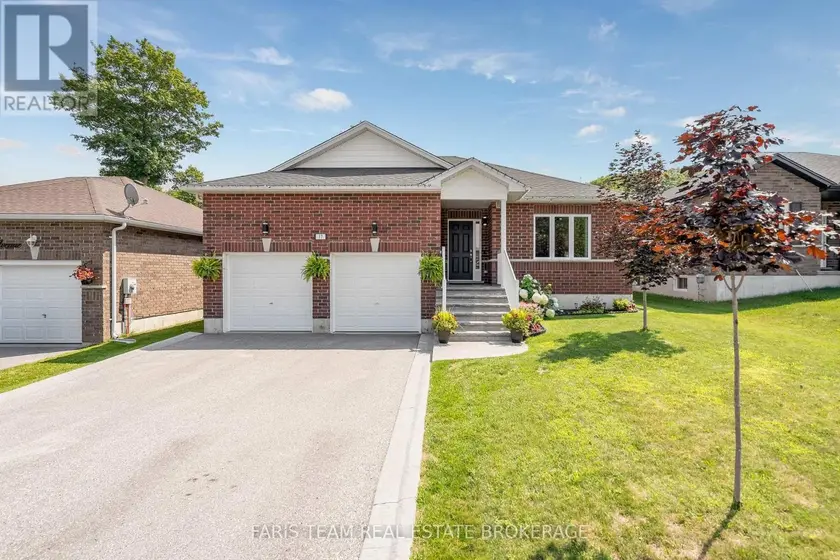 Detached at 17 HUNTER AVENUE, Tay