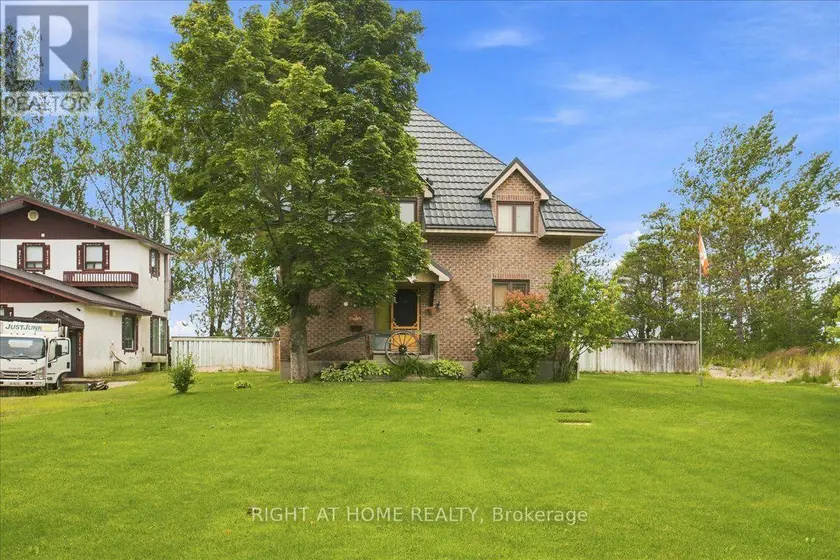 Detached at 12 JAMES STREET, Tiny