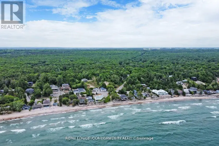 Detached at 1207 TINY BEACHES ROAD S, Tiny
