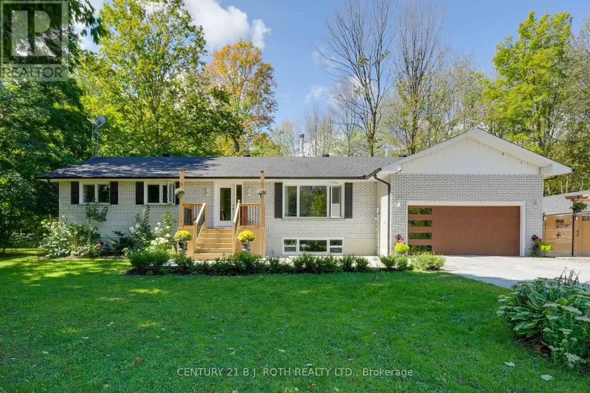 Detached at 1250 COUNTY ROAD 6 S, Tiny