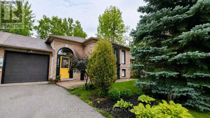 Semi-Detached/Link at 5 HARBOUR CRESCENT, Wasaga Beach