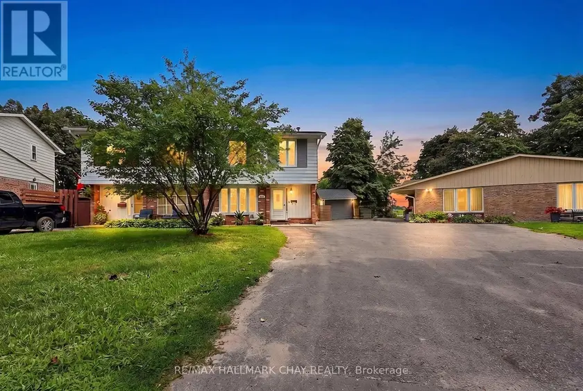 Semi-Detached/Link at 133 DAPHNE CRESCENT, Barrie