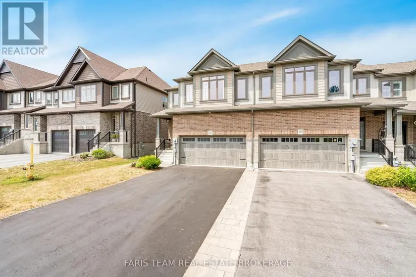 Semi-Detached/Link at 1016 WRIGHT DRIVE, Midland