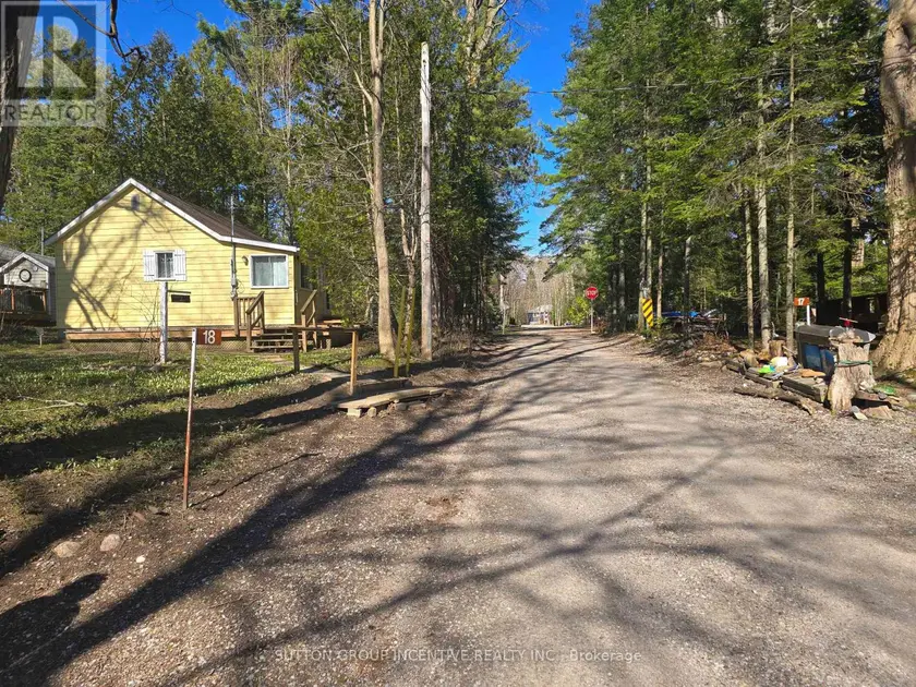 Detached at 18 HARRAS AVENUE, Tiny