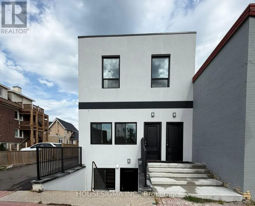 Detached at Unit Upper Unit