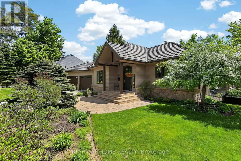 Detached at 13 ALPINE WAY, Oro-Medonte
