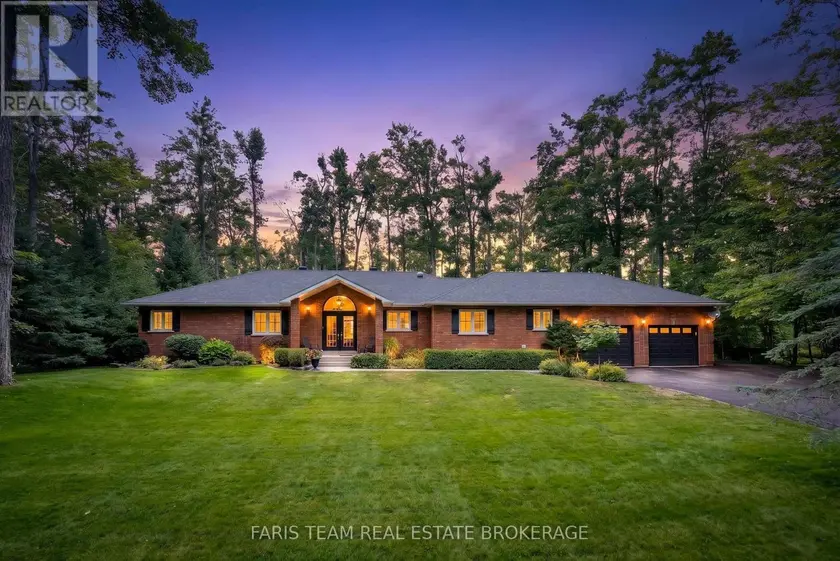 Detached at 10 GREEN MOUNTAIN COURT, Oro-Medonte