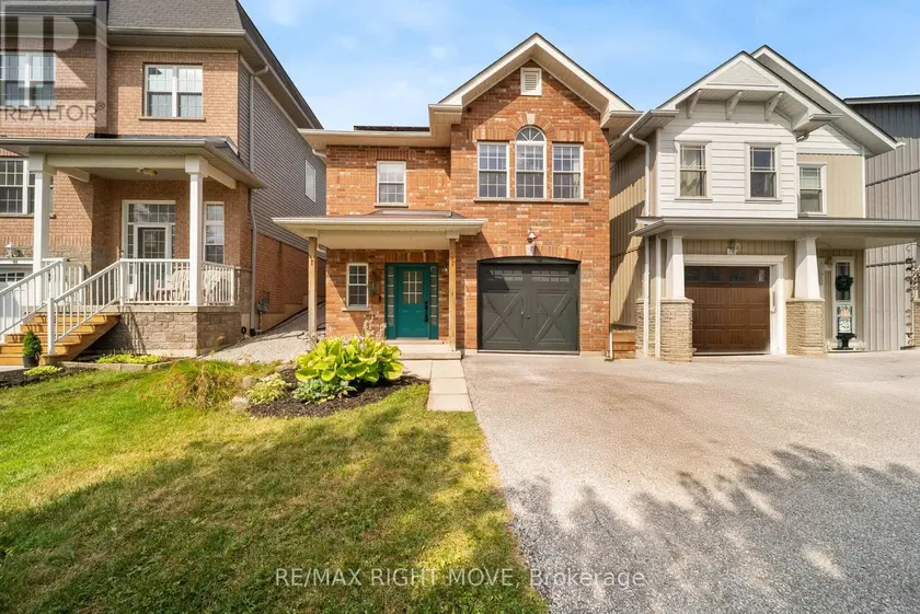 Detached at 90 PEARL DRIVE, Orillia