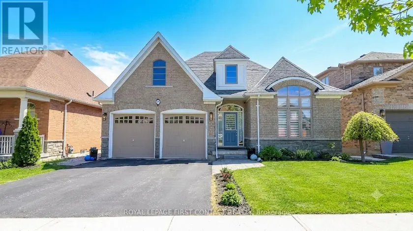 Detached at 33 TAMARACK TRAIL, Barrie