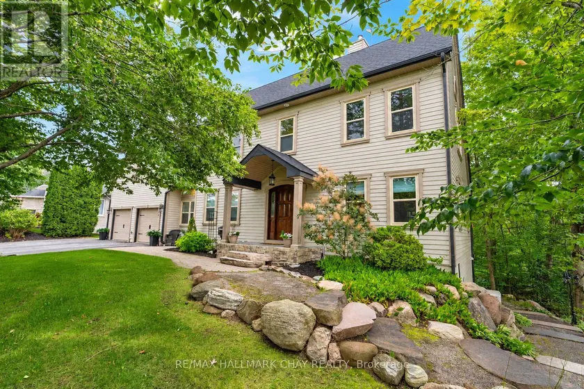 Detached at 9 BRIDLE PATH, Oro-Medonte