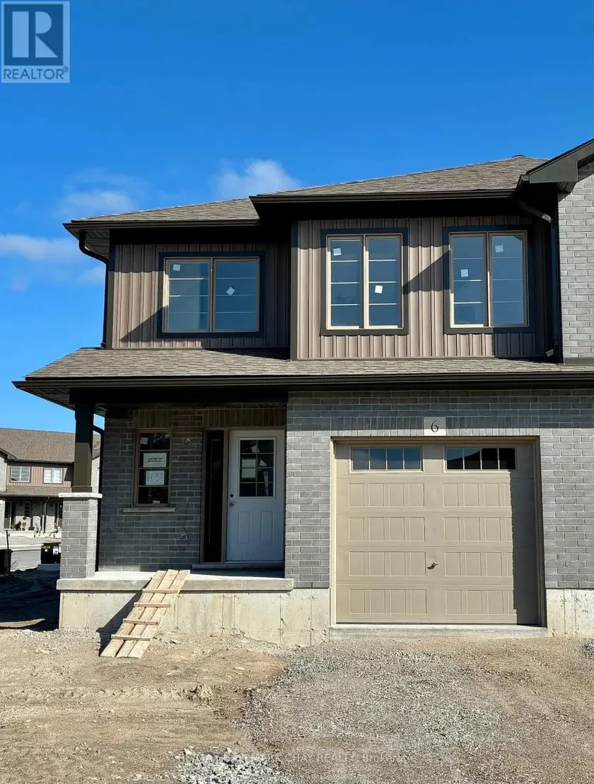 Townhouse at 6 BEVERLY STREET, Springwater