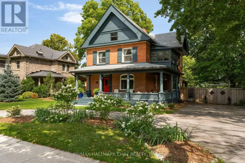 Detached at 243 MILL STREET, Clearview
