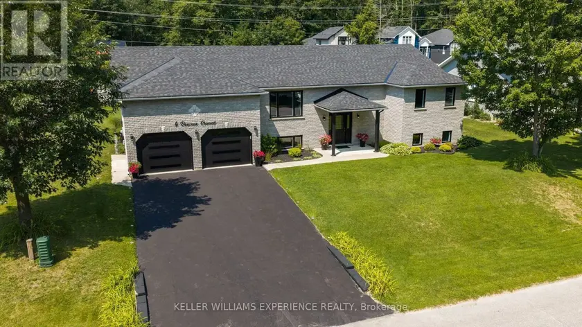 Detached at 4 DOWNER CRESCENT, Wasaga Beach